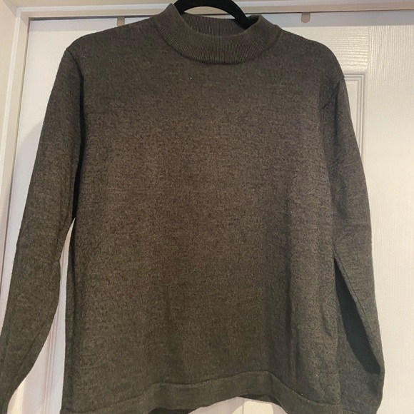 Dark grey wool mock neck turtleneck sweater - Picture 2 of 3